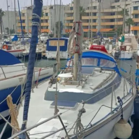 Nuit Insolite Sur Un Bateau ספינת מלון *