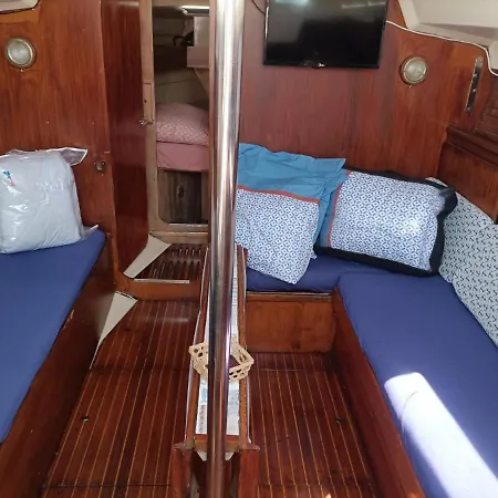 Nuit Insolite Sur Un Bateau ספינת מלון