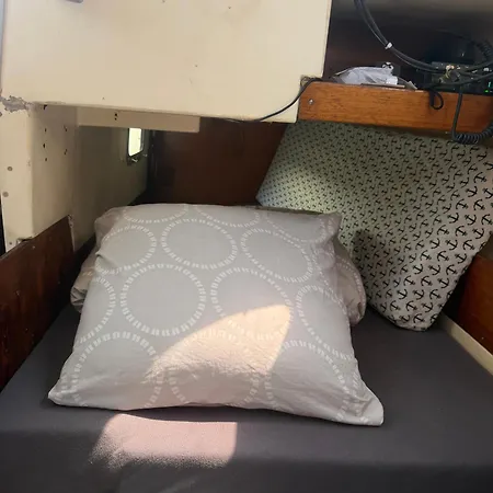 Nuit Insolite Sur Un Bateau ספינת מלון *