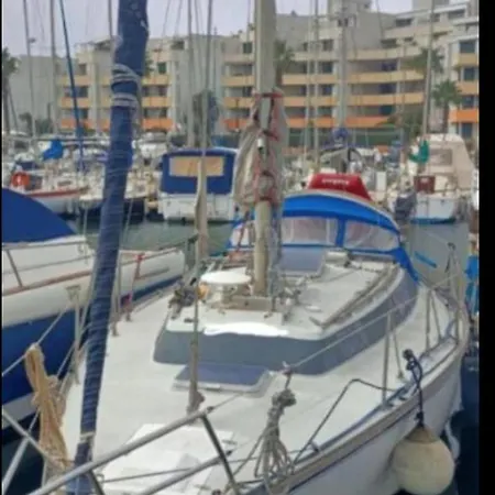 ספינת מלון Nuit Insolite Sur Un Bateau *