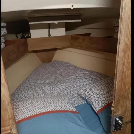 Nuit Insolite Sur Un Bateau ספינת מלון